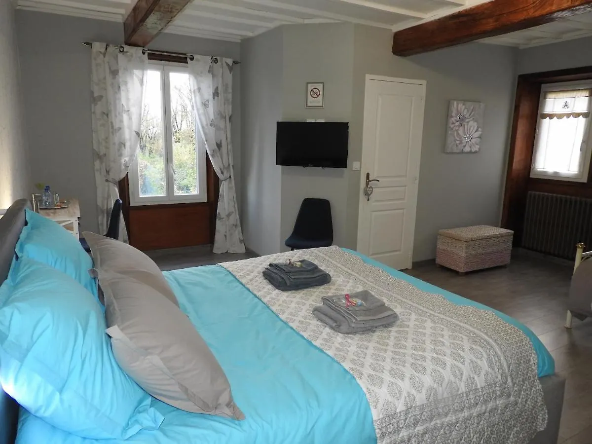 Chambres D'Hotes La Dame Fines Puybegon ベッド・アンド・ブレックファスト